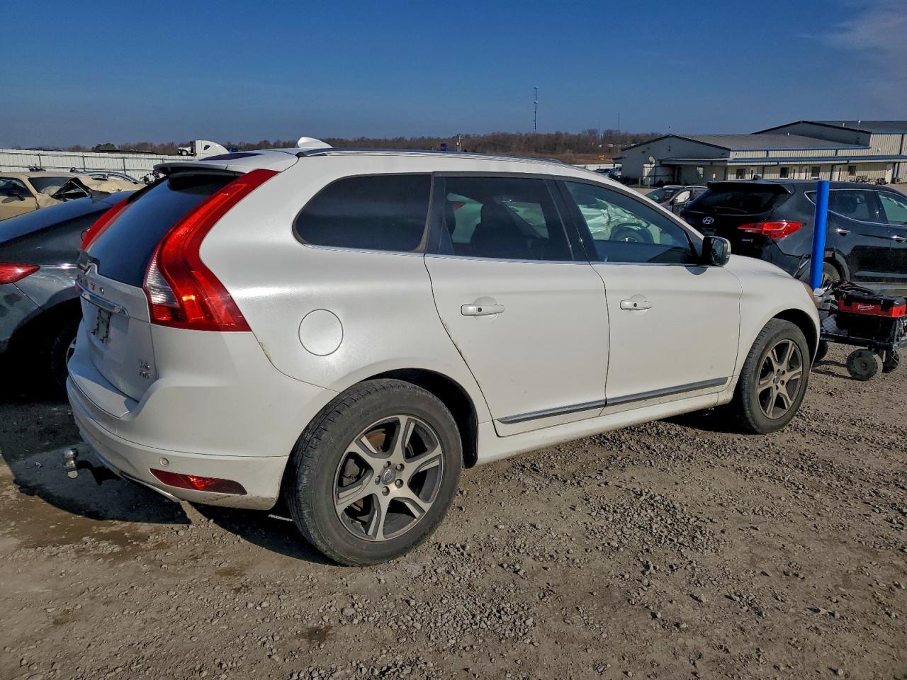 2015 VOLVO XC60 T6 PREMIER photo 3