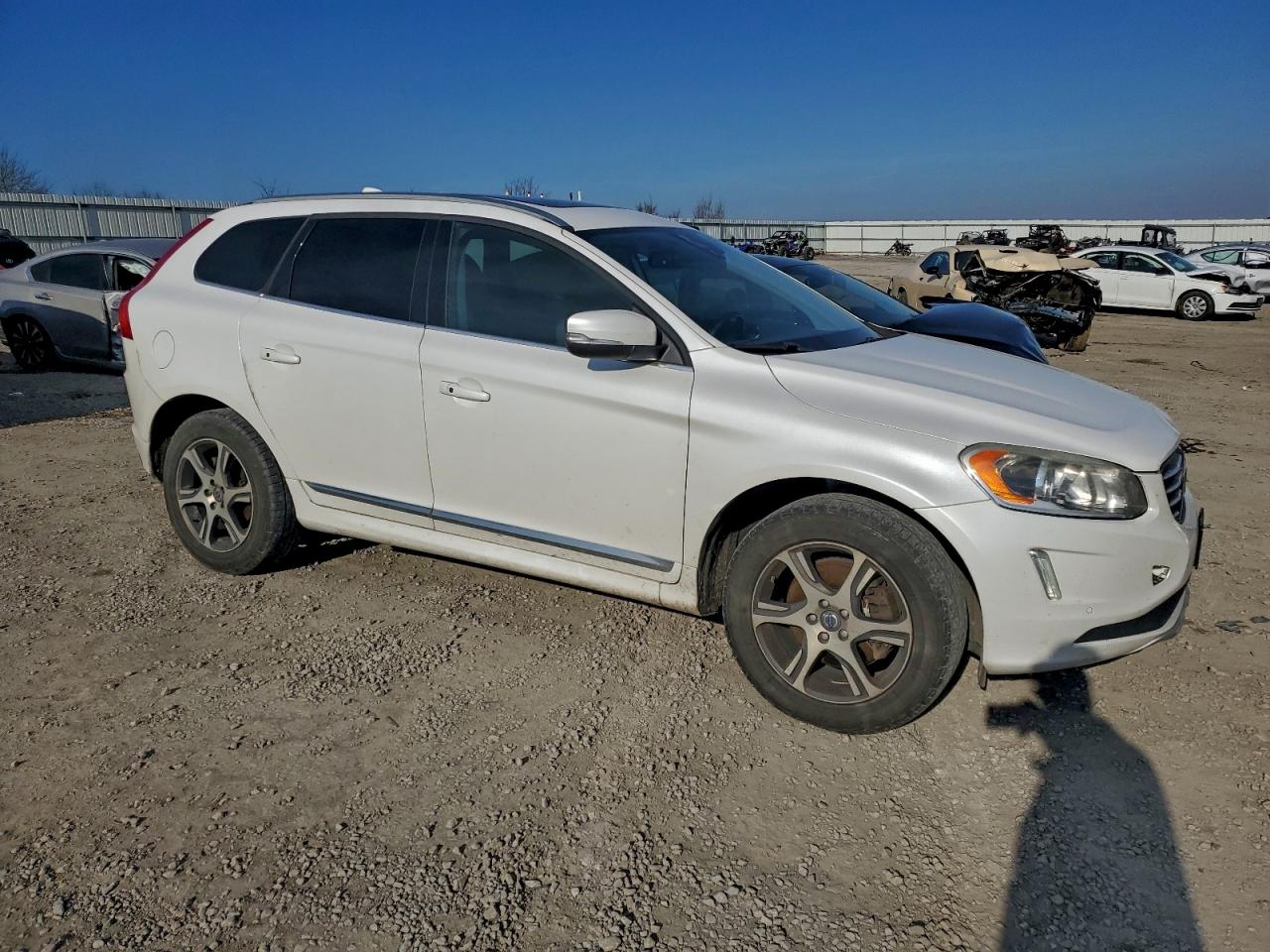 2015 VOLVO XC60 T6 PREMIER photo 4