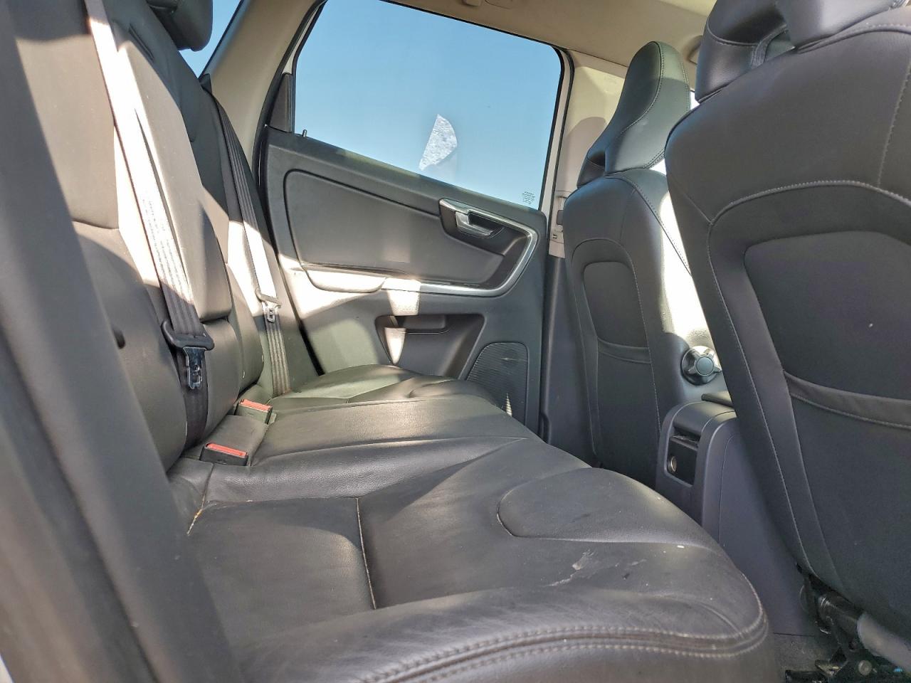 2015 VOLVO XC60 T6 PREMIER photo 11