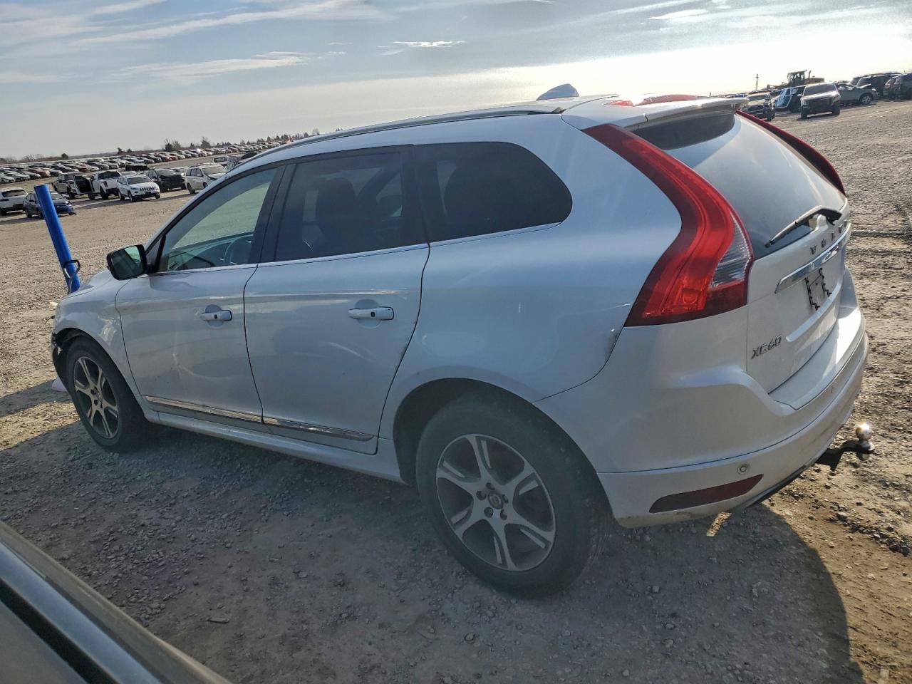 2015 VOLVO XC60 T6 PREMIER photo 2