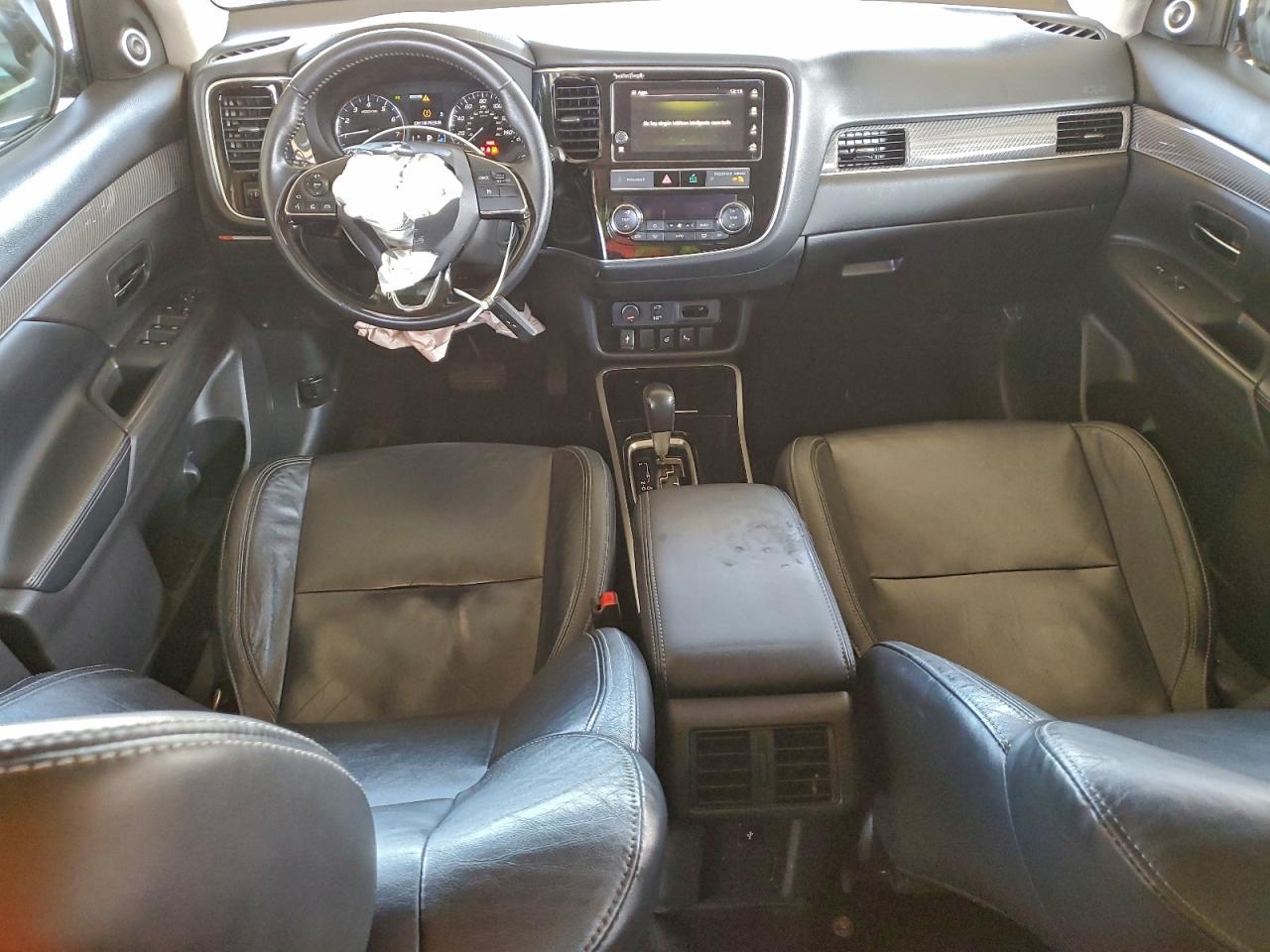 2019 MITSUBISHI OUTLANDER SE photo 8