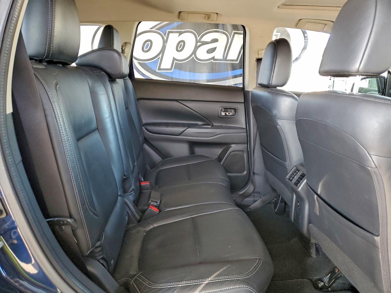 2019 MITSUBISHI OUTLANDER SE photo 11