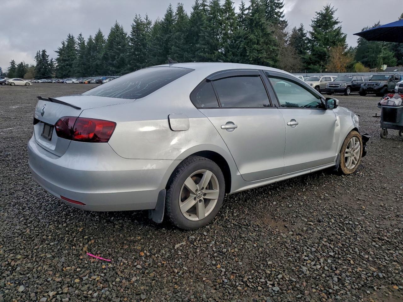 2012 VOLKSWAGEN JETTA TDI photo 3