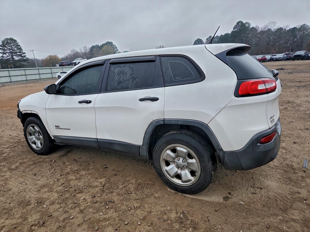 2014 JEEP CHEROKEE SPORT photo 2