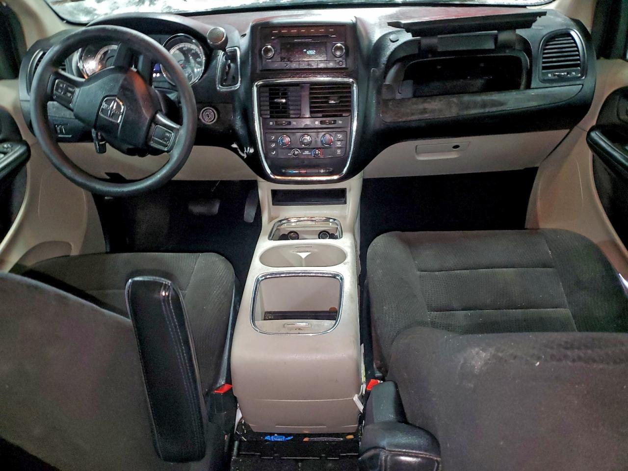 2012 DODGE GRAND CARAVAN SXT photo 8