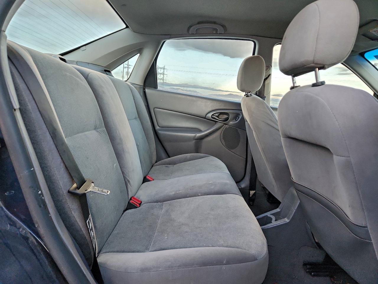 2002 FORD FOCUS SE photo 10