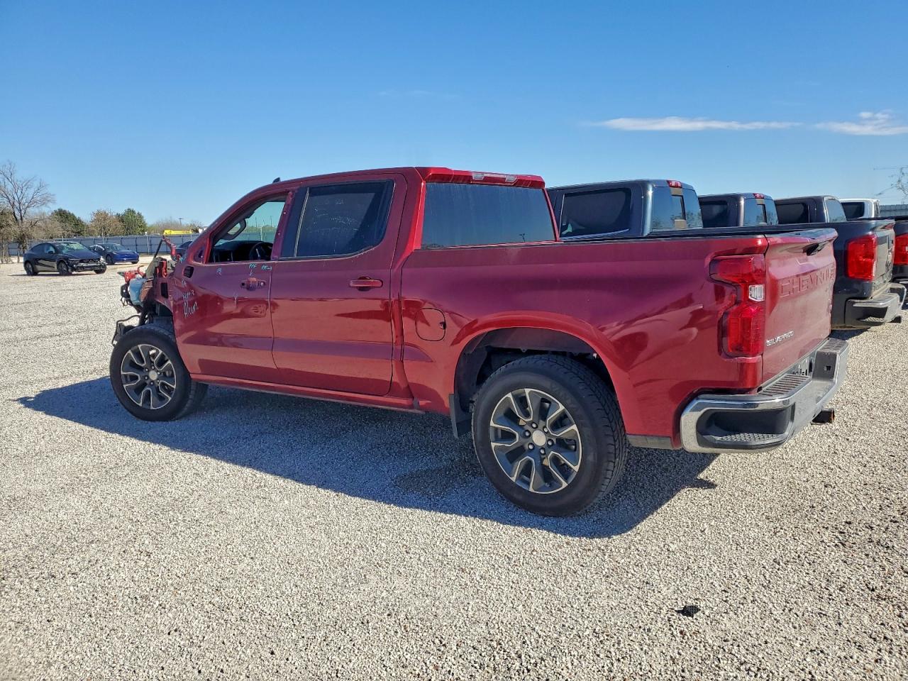 2023 CHEVROLET SILVERADO K1500 LT photo 2