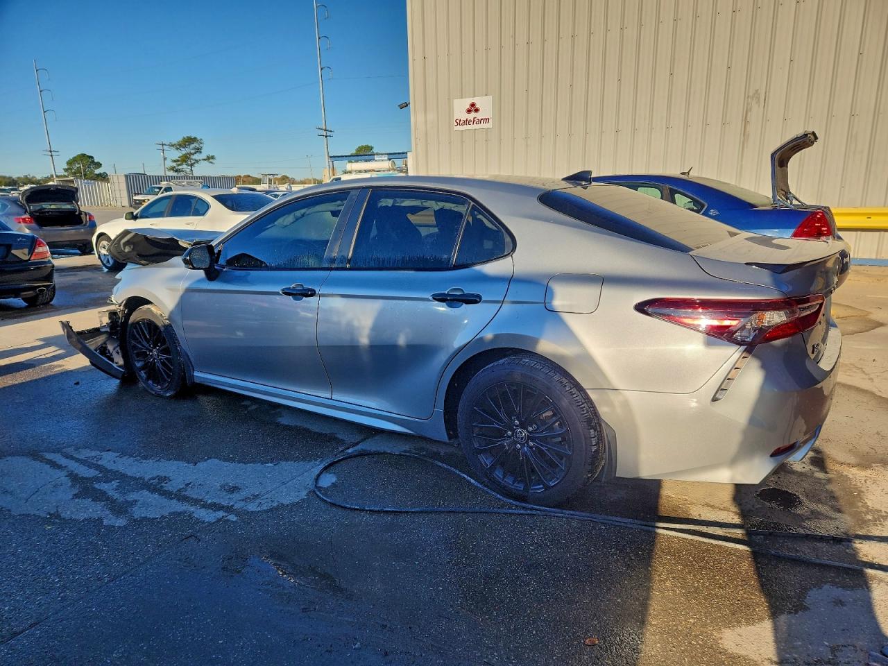 2022 TOYOTA CAMRY SE photo 2