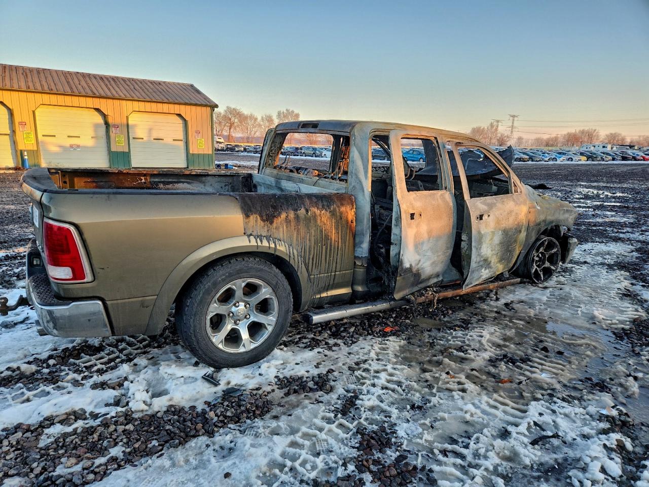 2015 RAM 1500 LARAMIE photo 3