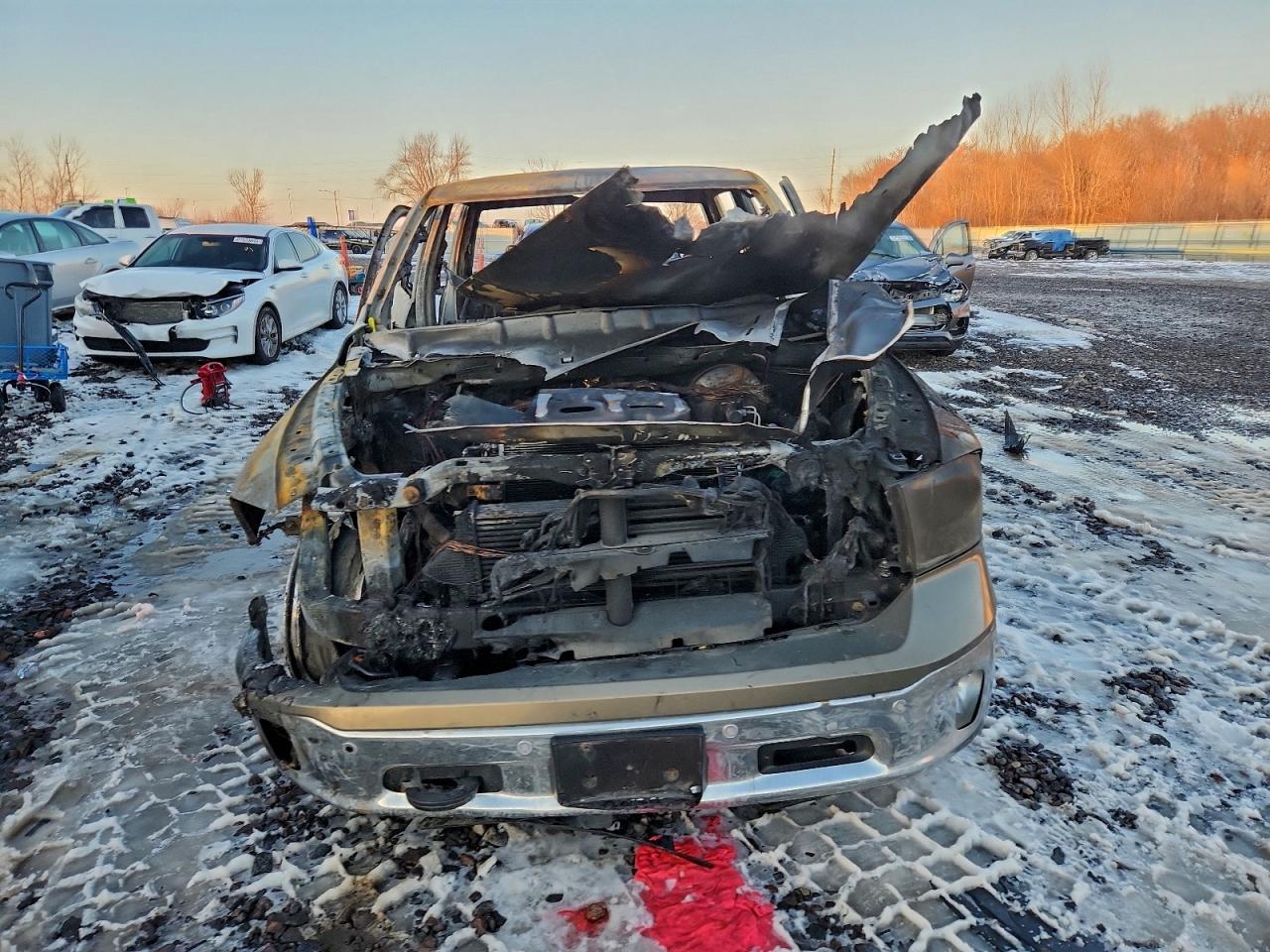2015 RAM 1500 LARAMIE photo 5