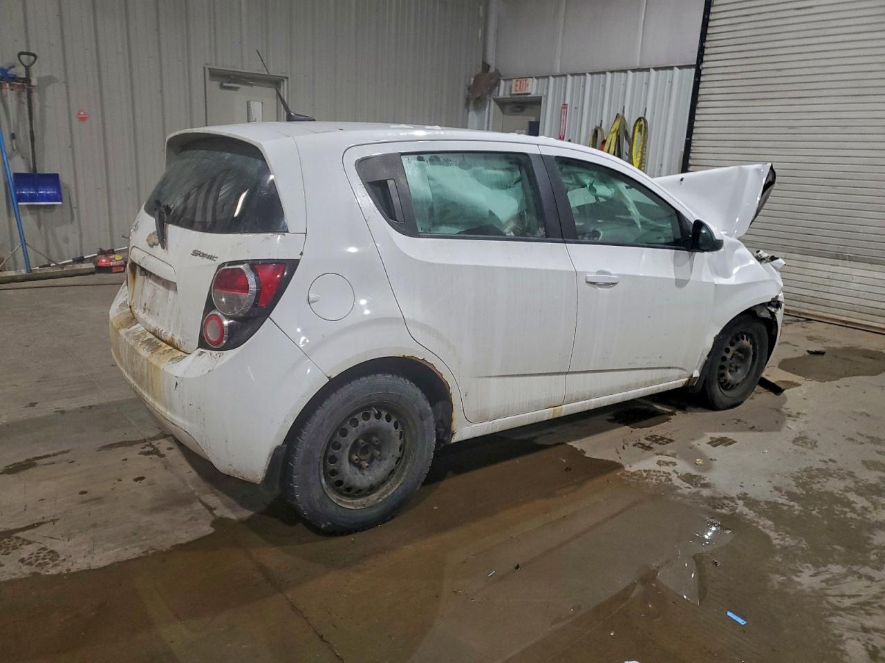 2014 CHEVROLET SONIC LS photo 3