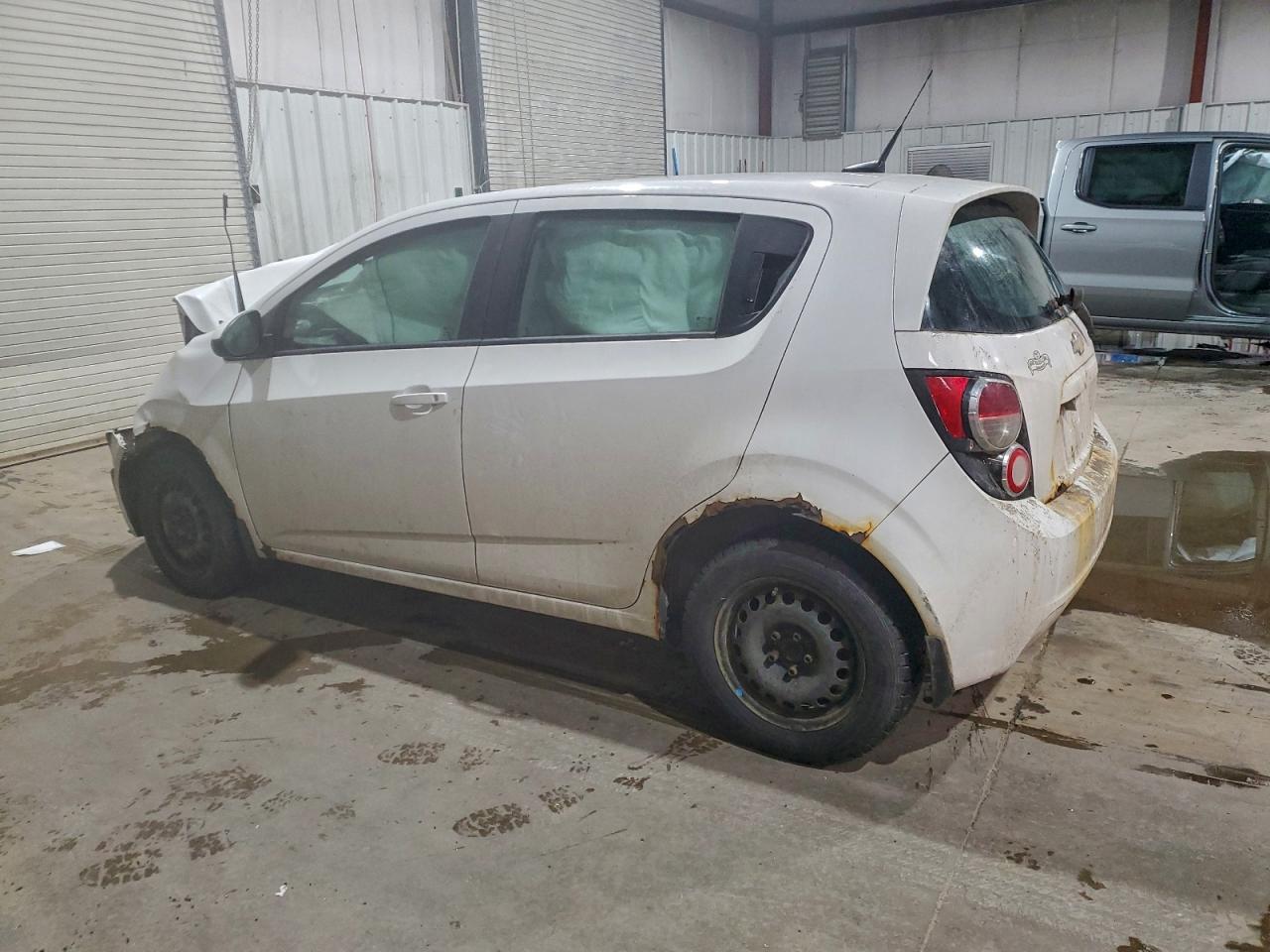 2014 CHEVROLET SONIC LS photo 2