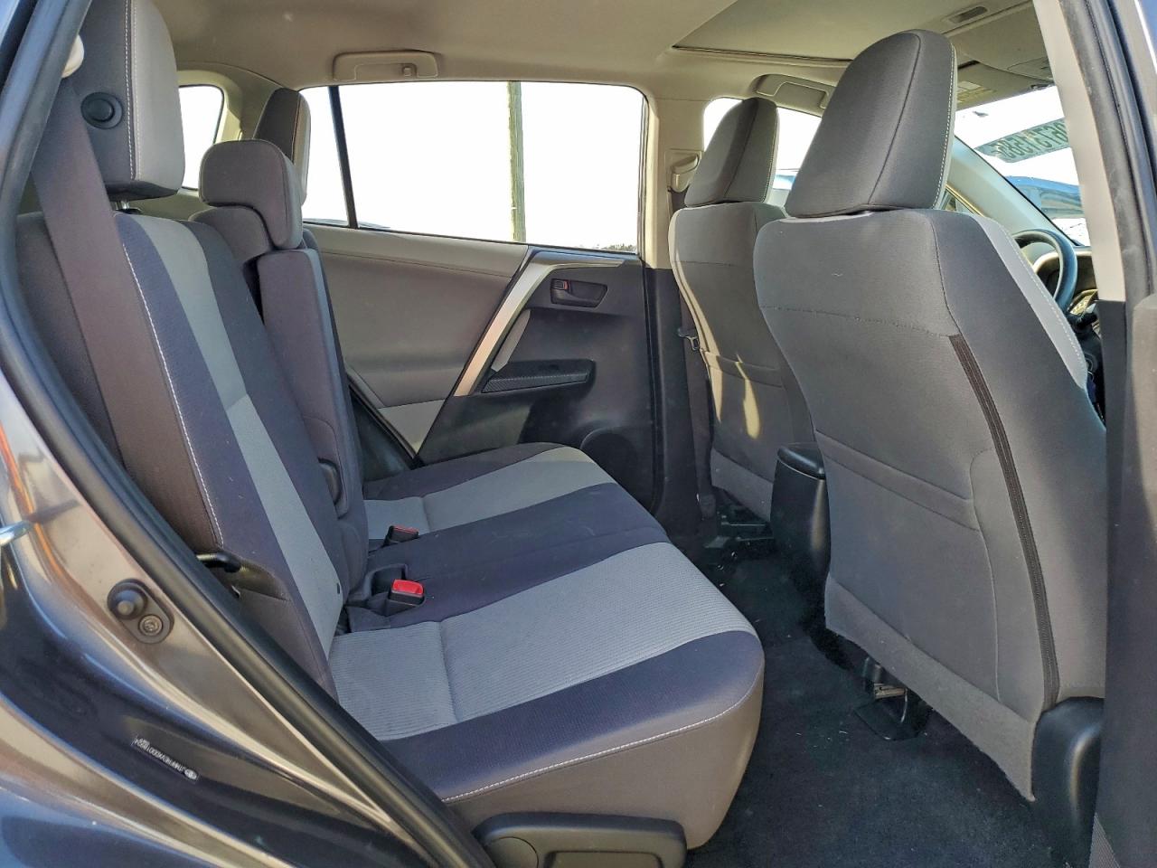 2013 TOYOTA RAV4 XLE photo 10