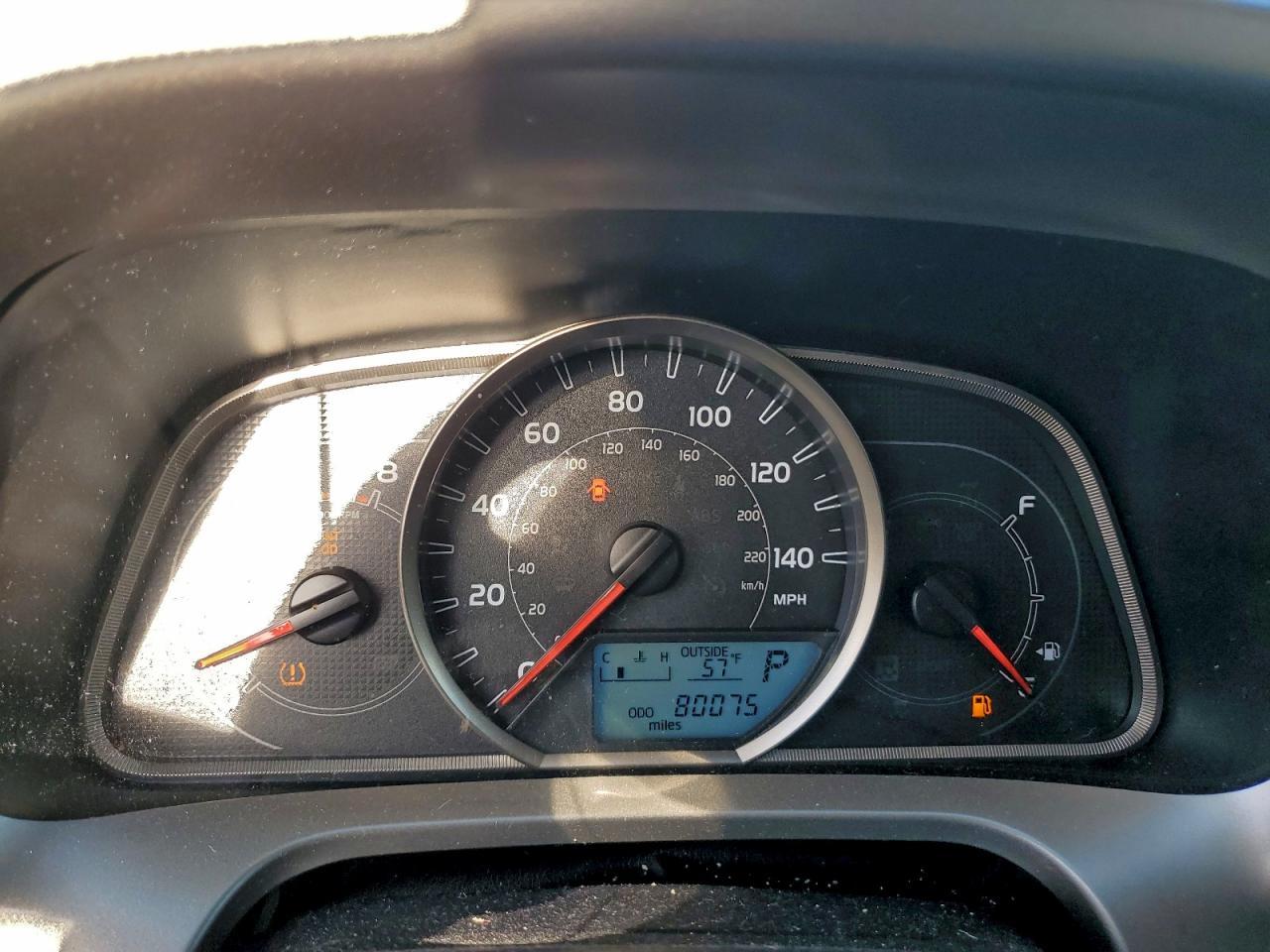 2013 TOYOTA RAV4 XLE photo 9