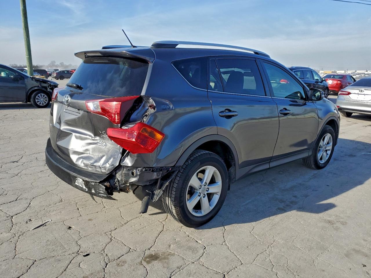 2013 TOYOTA RAV4 XLE photo 3