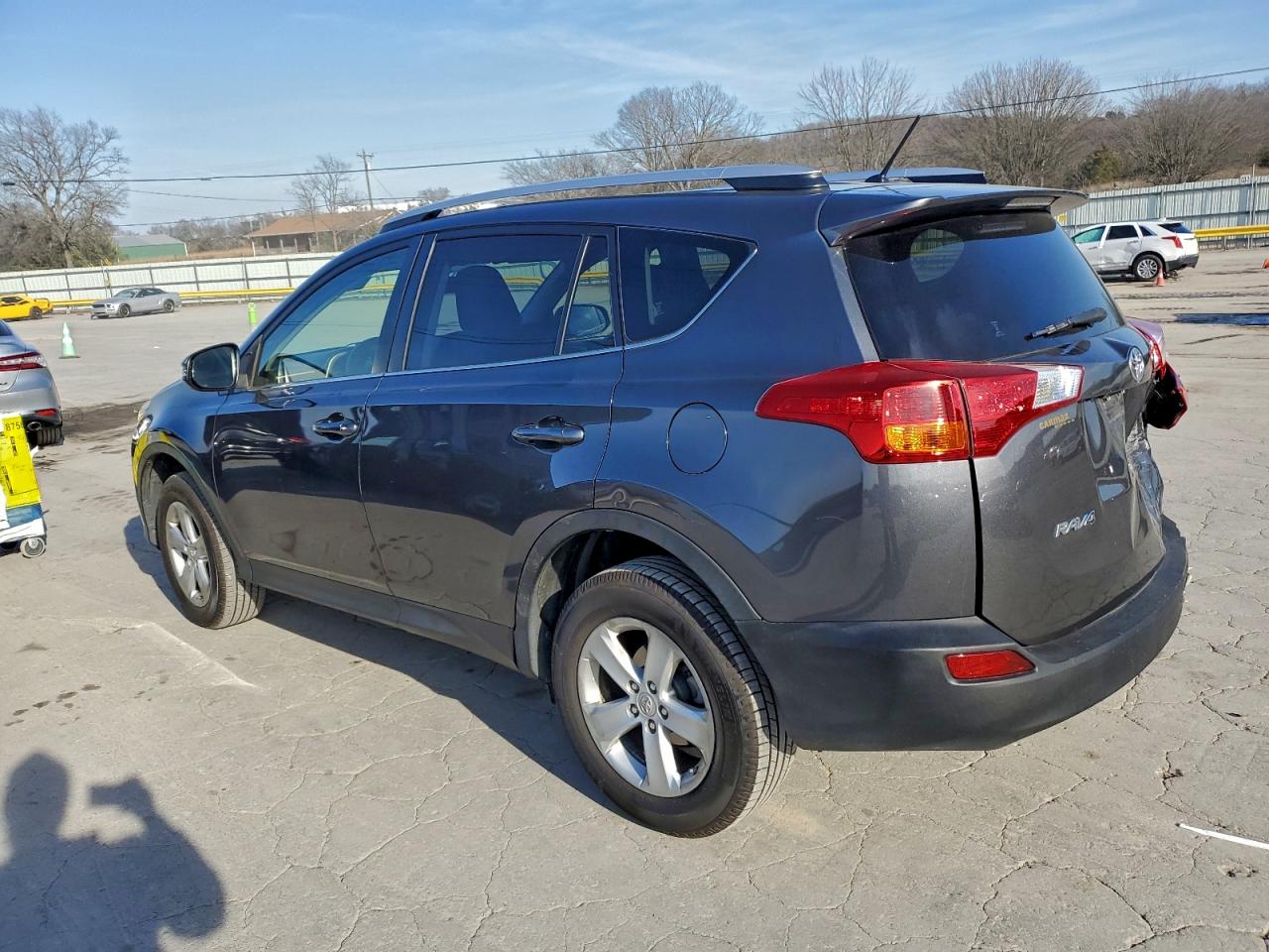 2013 TOYOTA RAV4 XLE photo 2