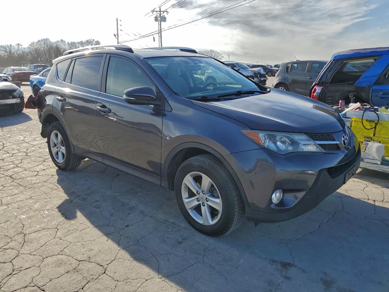 2013 TOYOTA RAV4 XLE photo 4