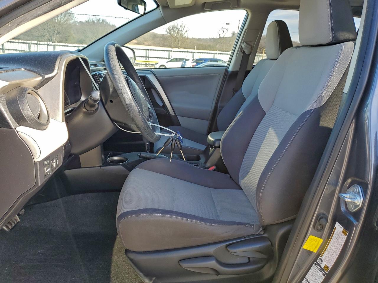 2013 TOYOTA RAV4 XLE photo 7