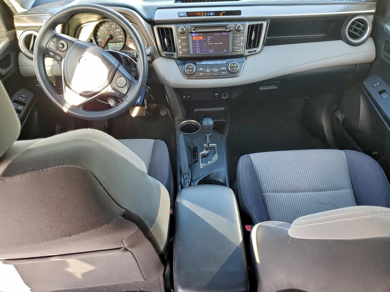 2013 TOYOTA RAV4 XLE photo 8
