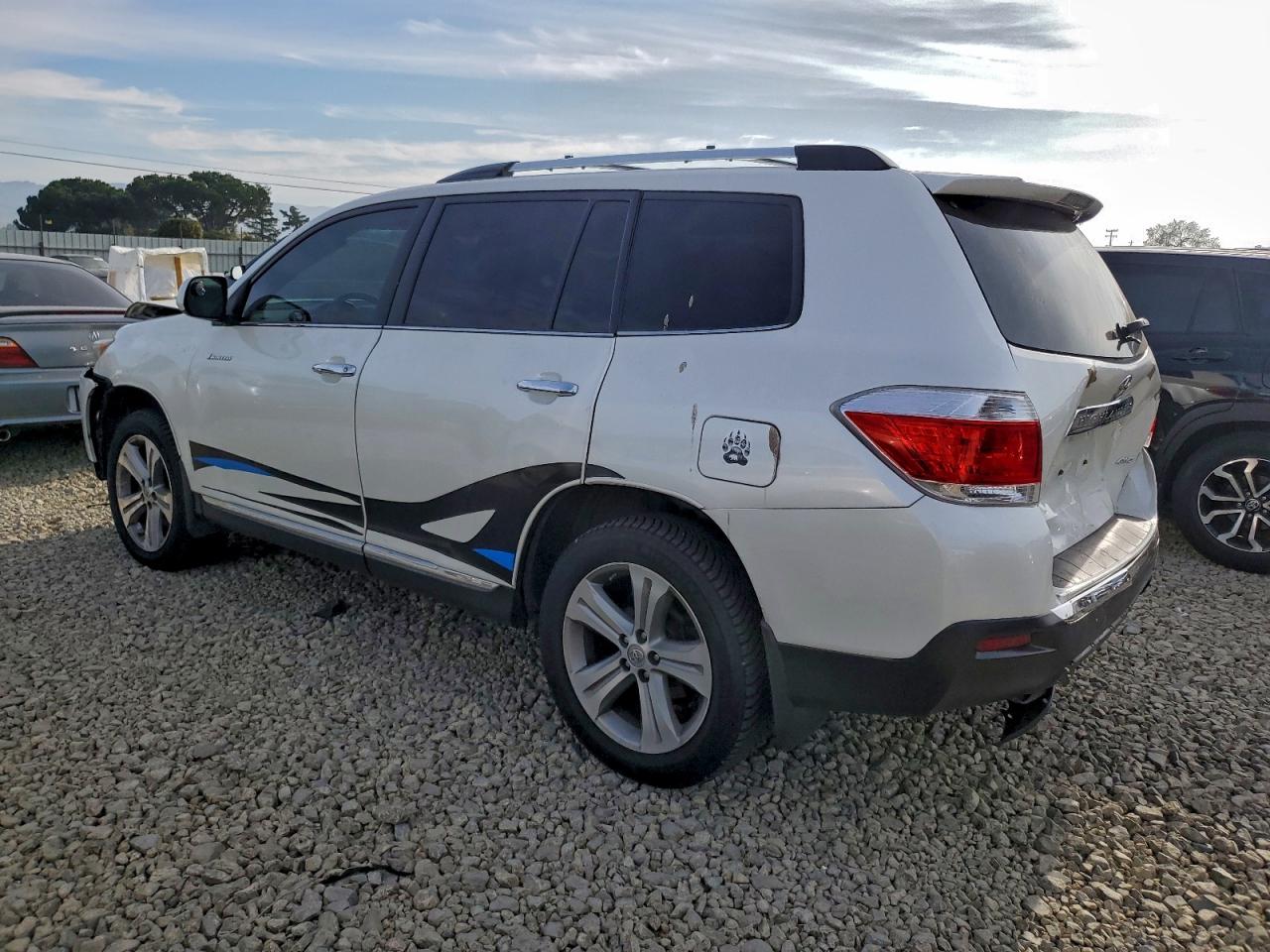 2013 TOYOTA HIGHLANDER LIMITED photo 3