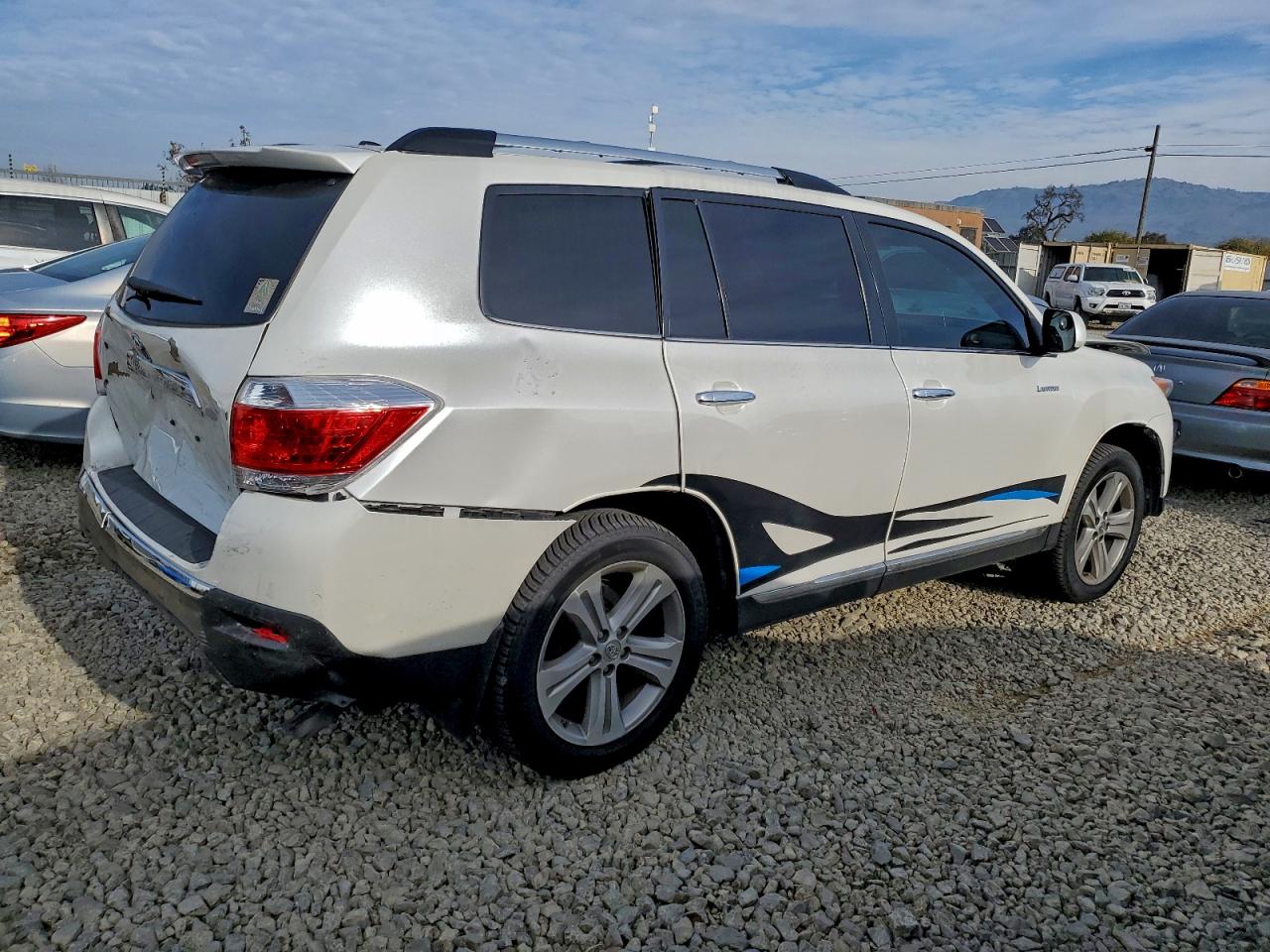 2013 TOYOTA HIGHLANDER LIMITED photo 5