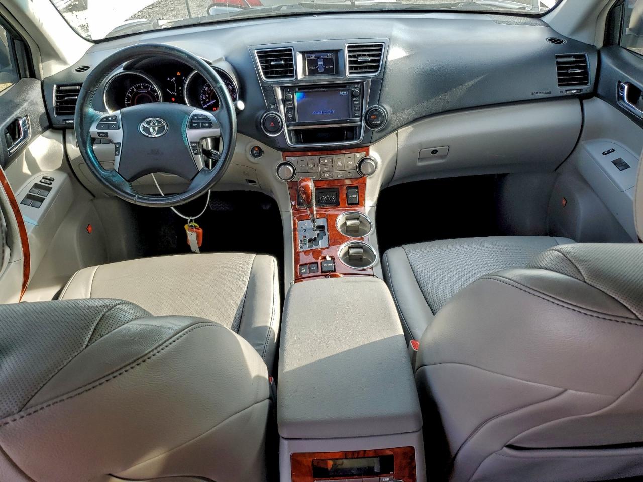 2013 TOYOTA HIGHLANDER LIMITED photo 15