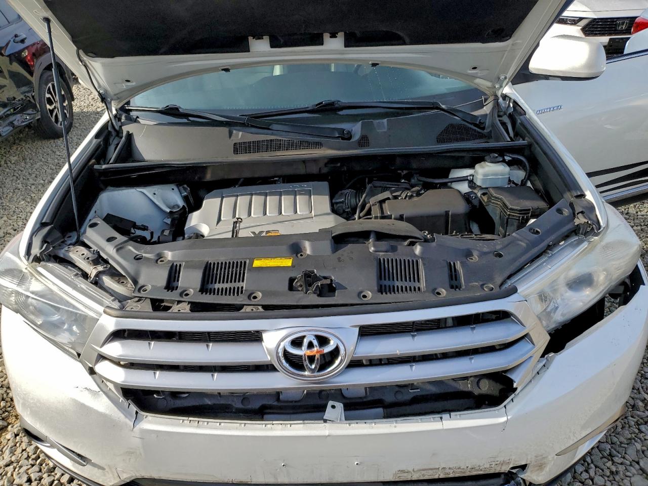 2013 TOYOTA HIGHLANDER LIMITED photo 23