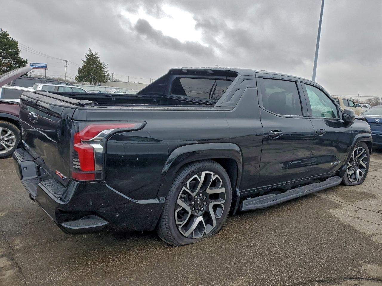 2024 CHEVROLET SILVERADO RST photo 5