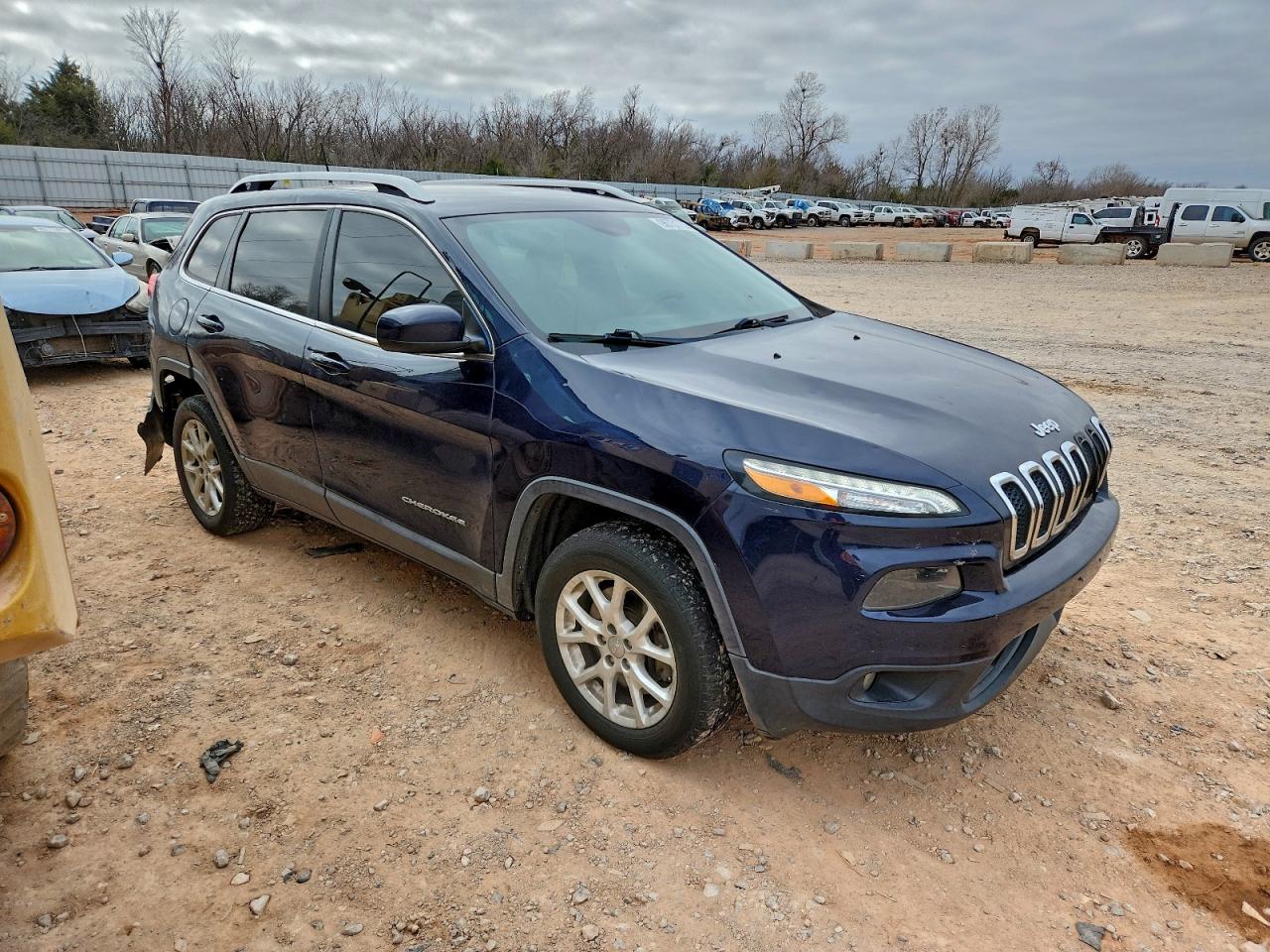 2016 JEEP CHEROKEE LATITUDE photo 4
