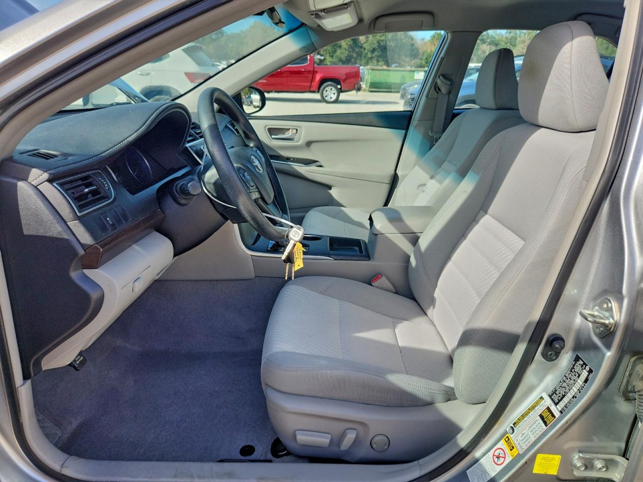2016 TOYOTA CAMRY LE photo 13