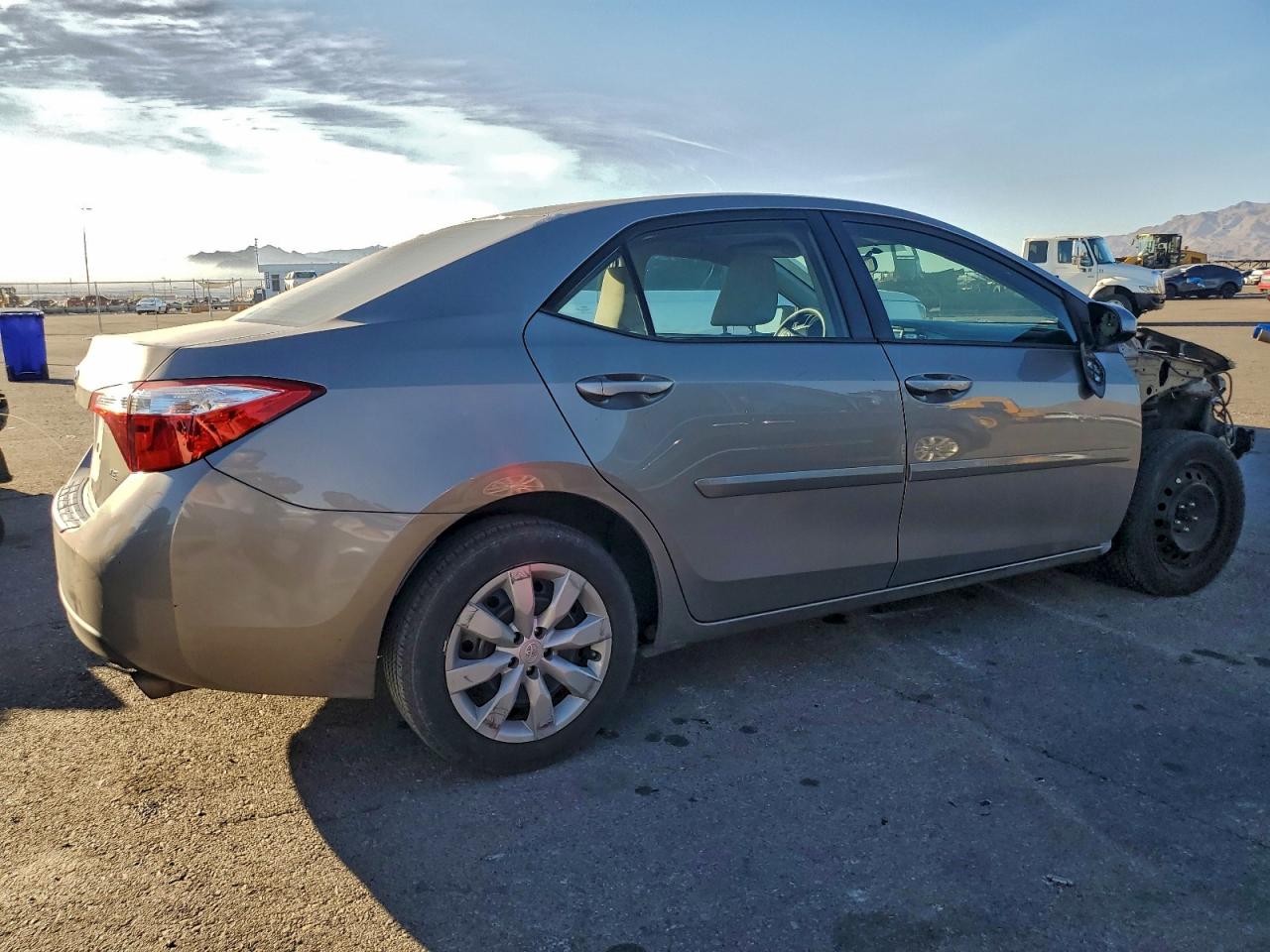 2015 TOYOTA COROLLA L photo 5