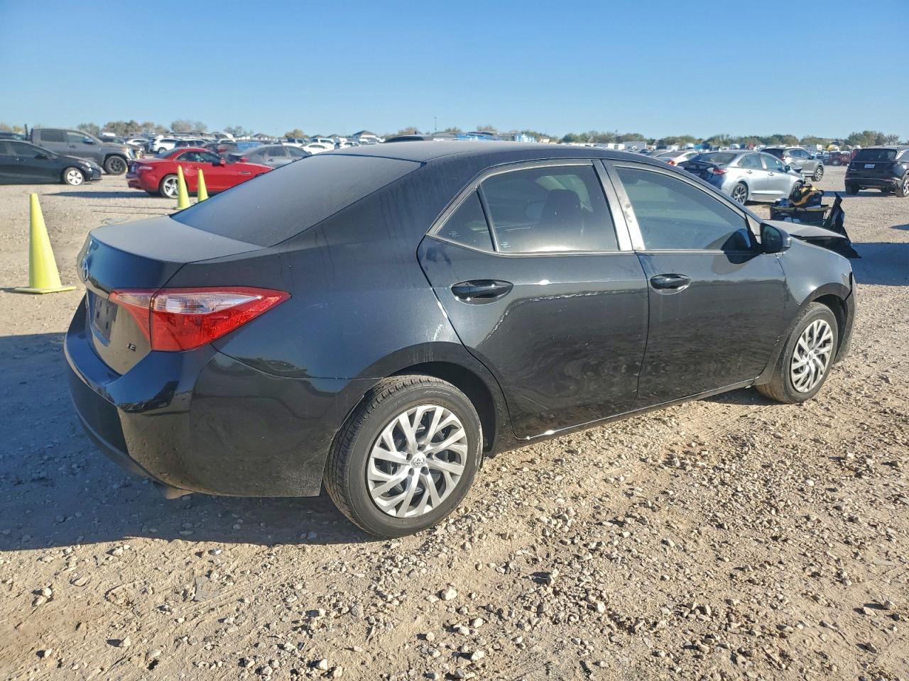 2019 TOYOTA COROLLA L photo 3