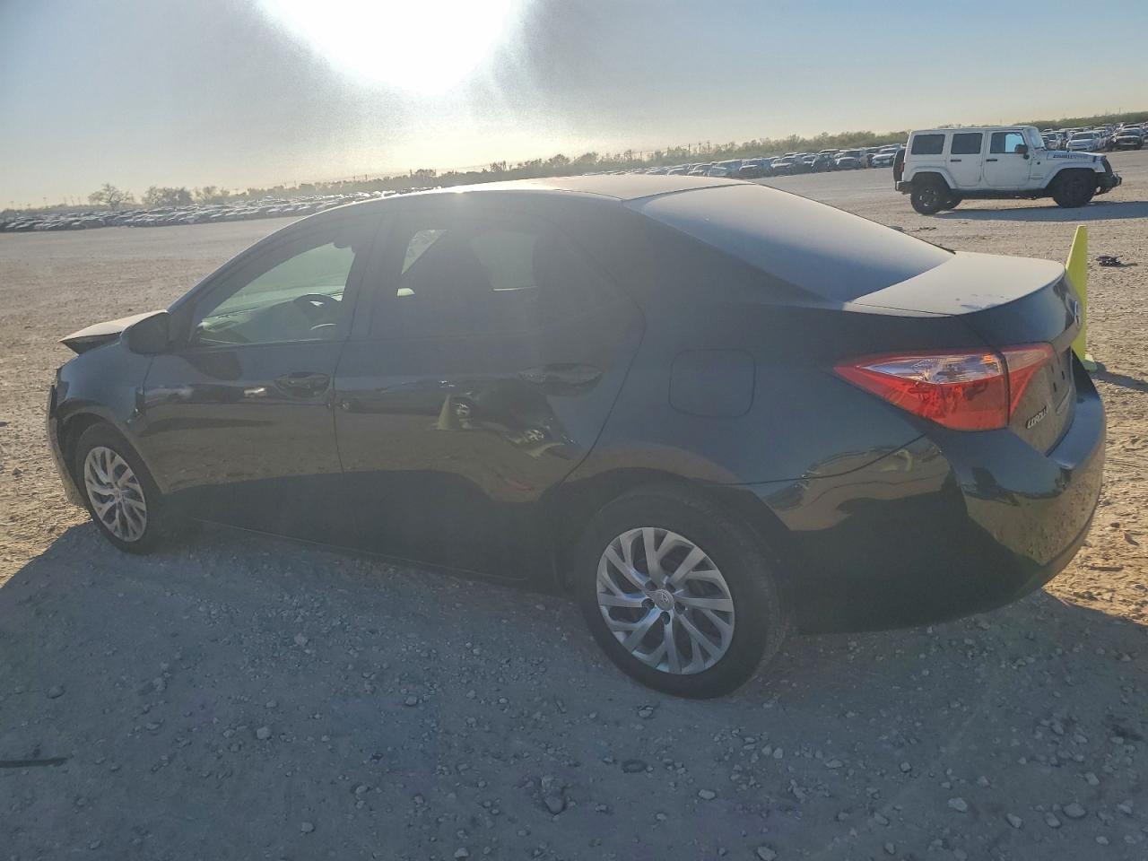 2019 TOYOTA COROLLA L photo 2