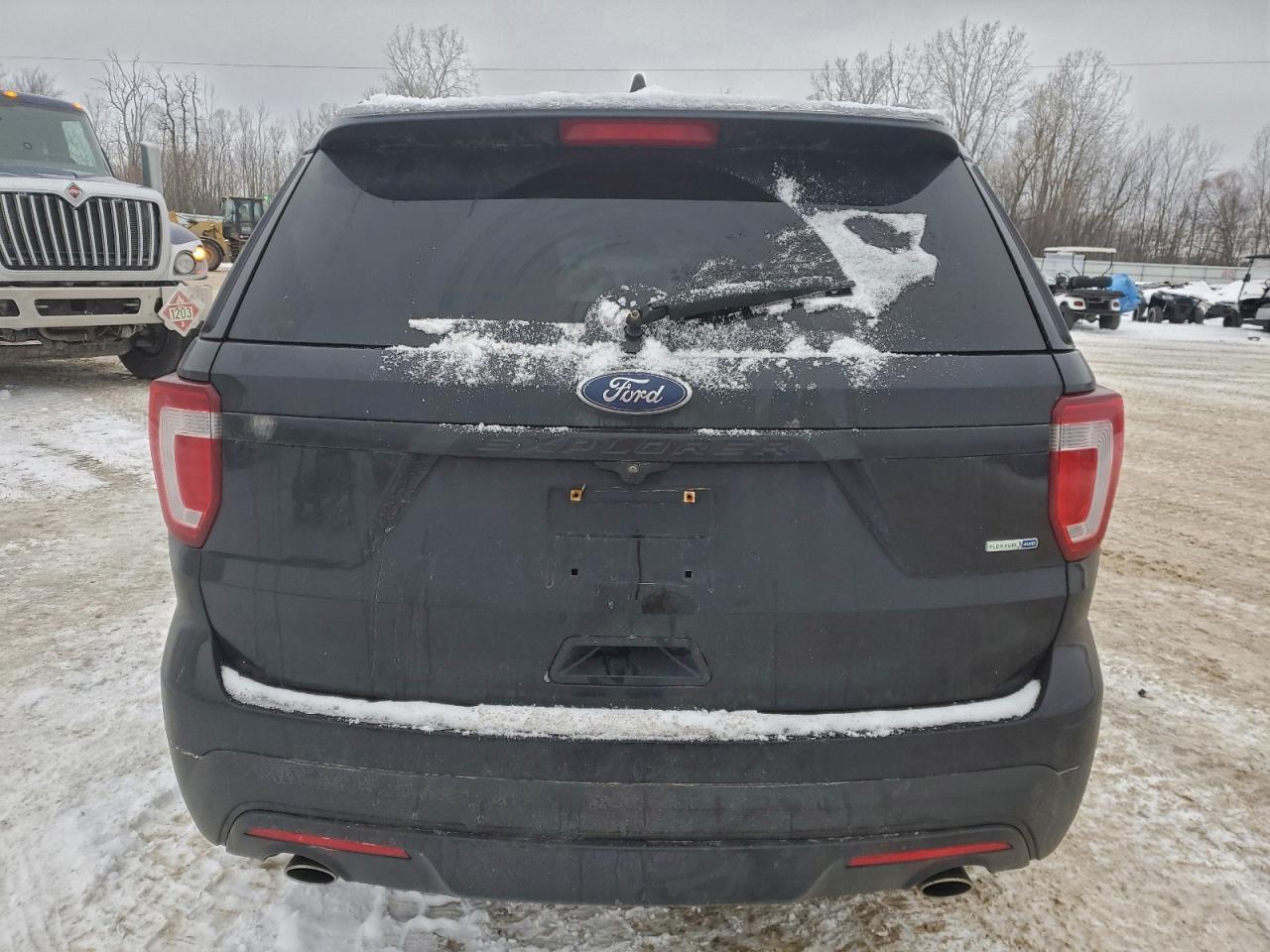 2016 FORD EXPLORER photo 6