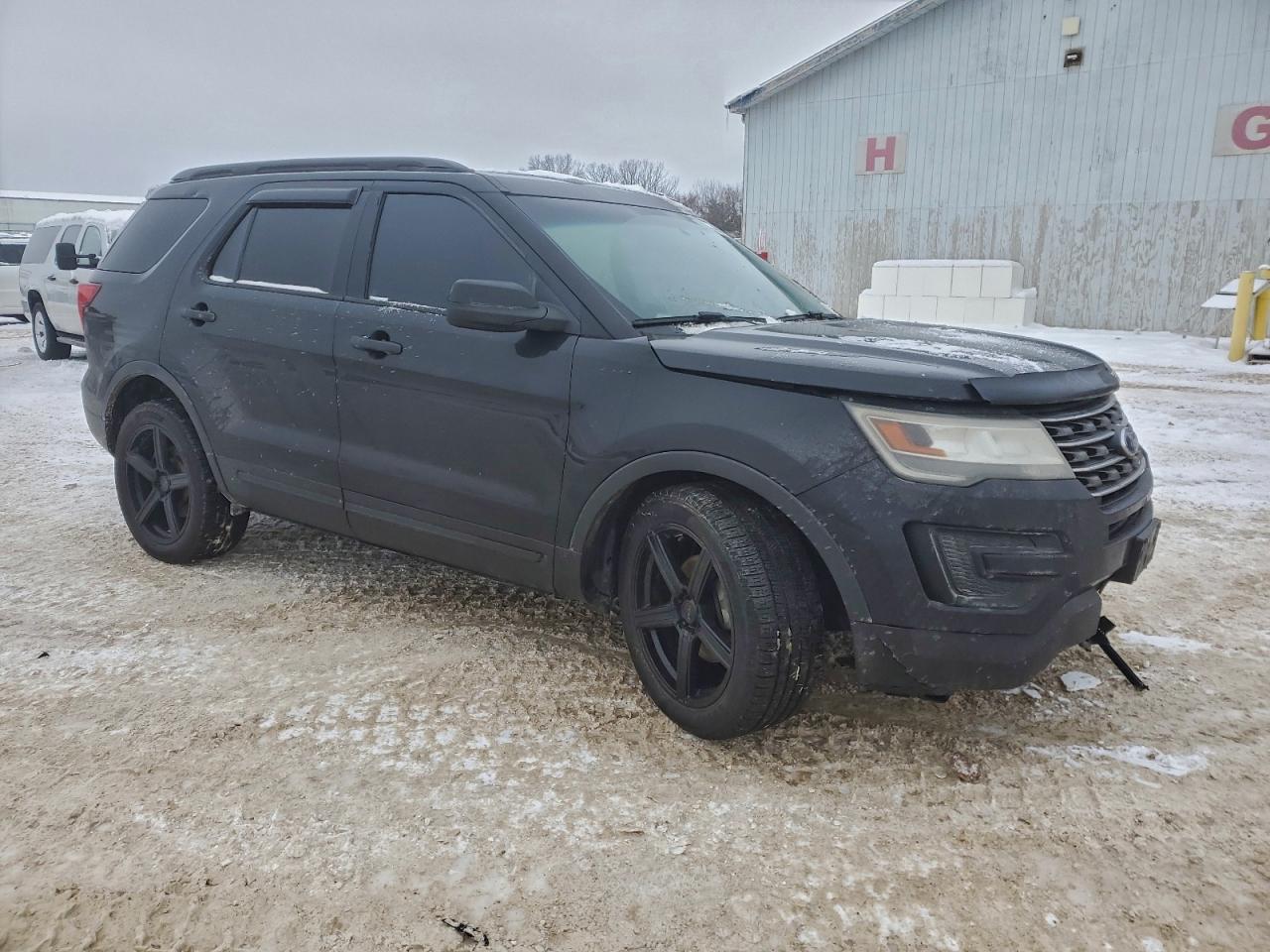 2016 FORD EXPLORER photo 4