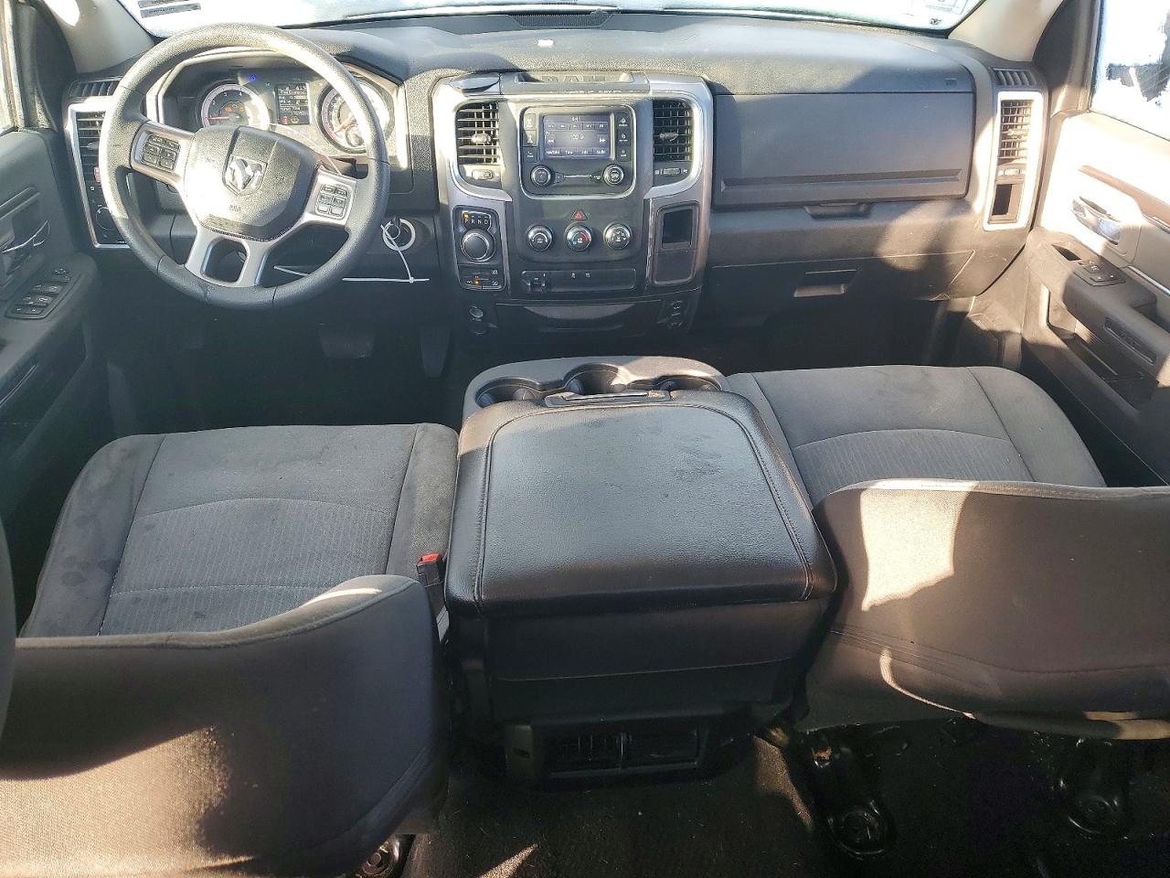 2021 RAM 1500 CLASSIC SLT photo 8