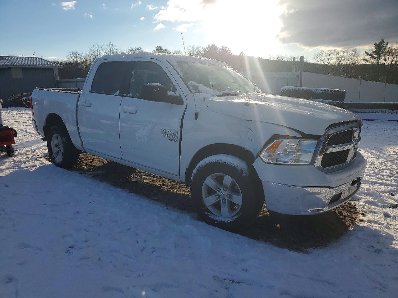 2021 RAM 1500 CLASSIC SLT photo 4