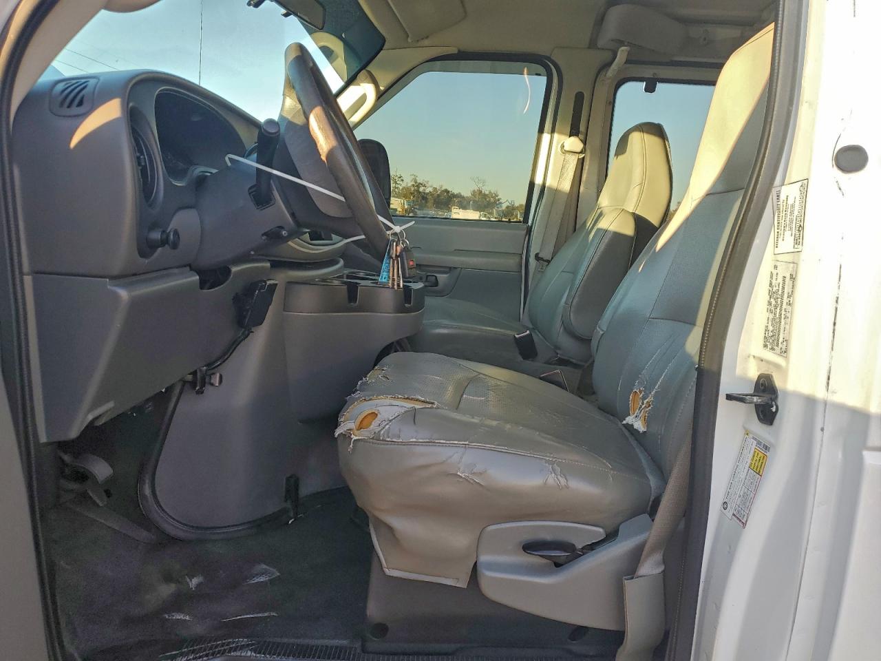 2008 FORD E250 DELIVERY VAN photo 7
