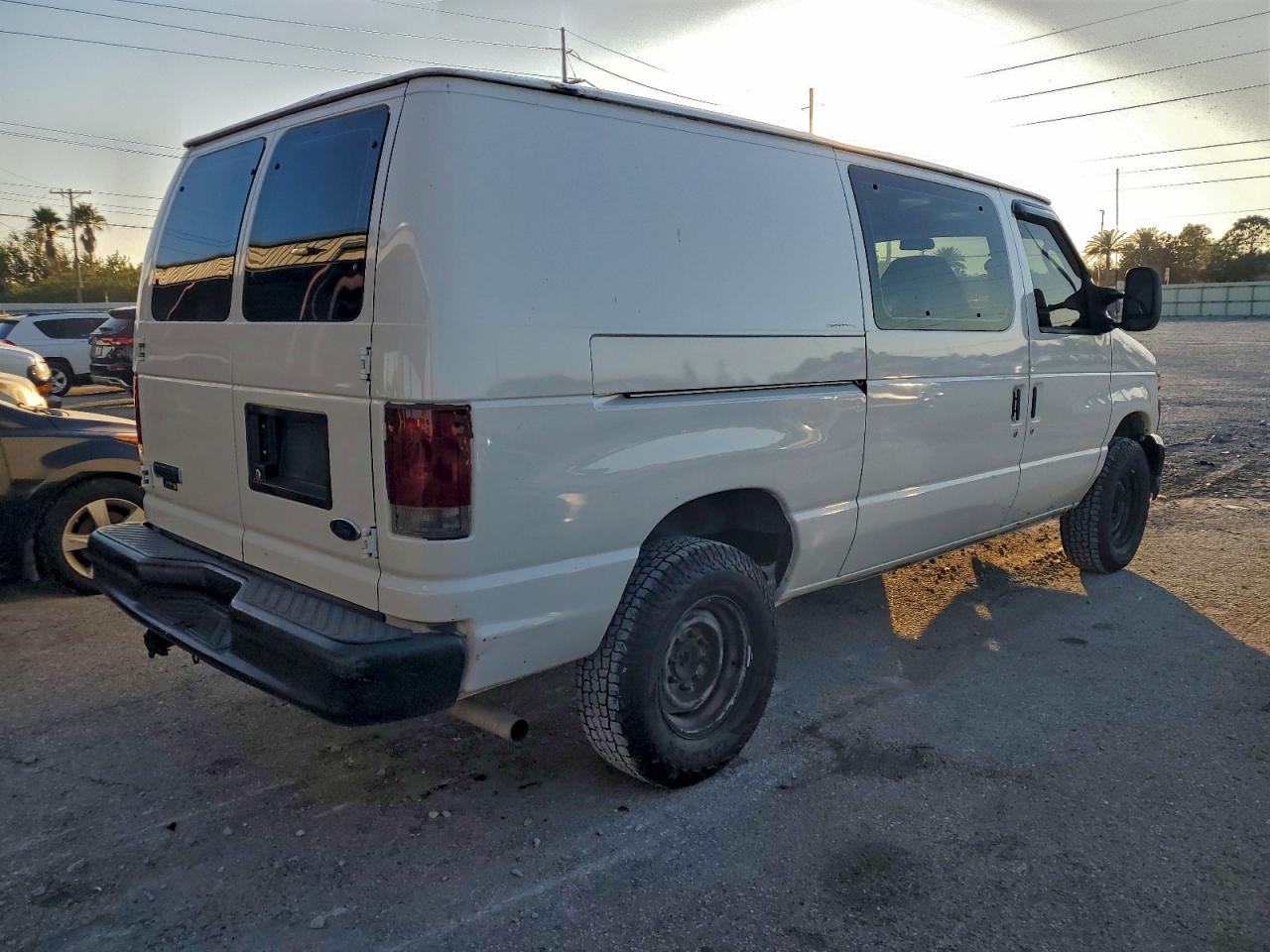 2008 FORD E250 DELIVERY VAN photo 3