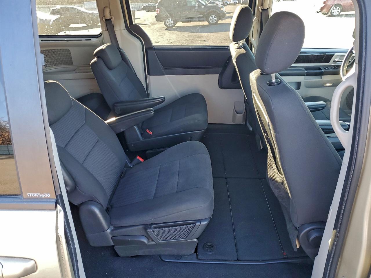 2010 DODGE GRAND CARAVAN SXT photo 11