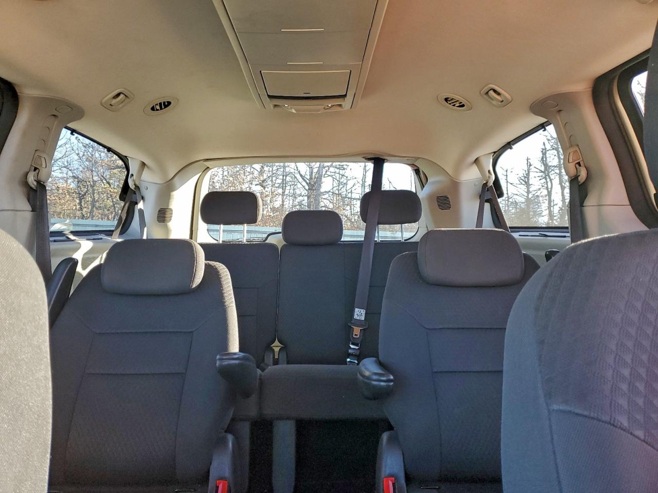 2010 DODGE GRAND CARAVAN SXT photo 10