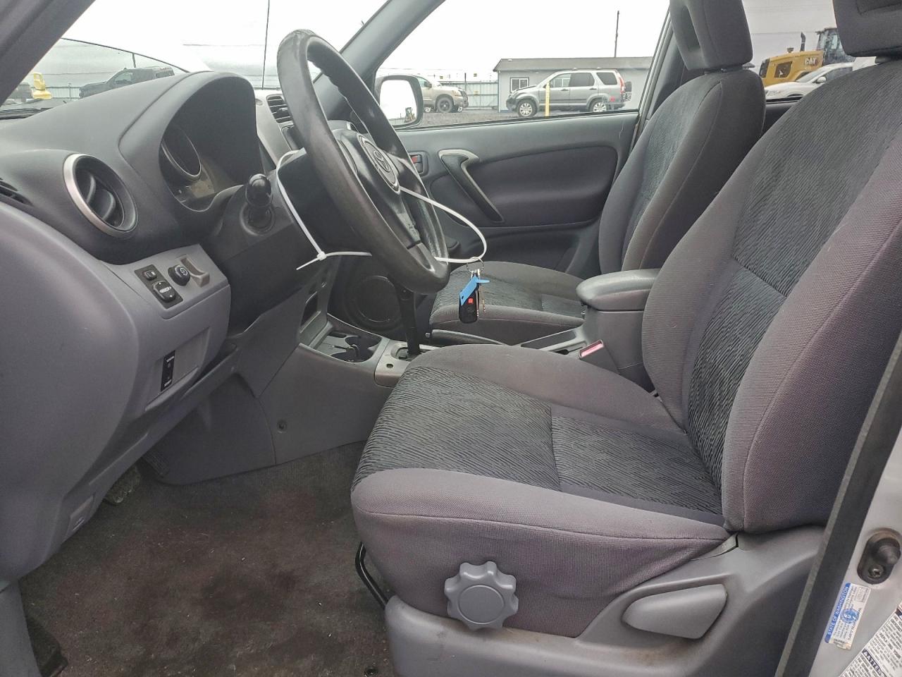 2001 TOYOTA RAV4 BASE photo 7