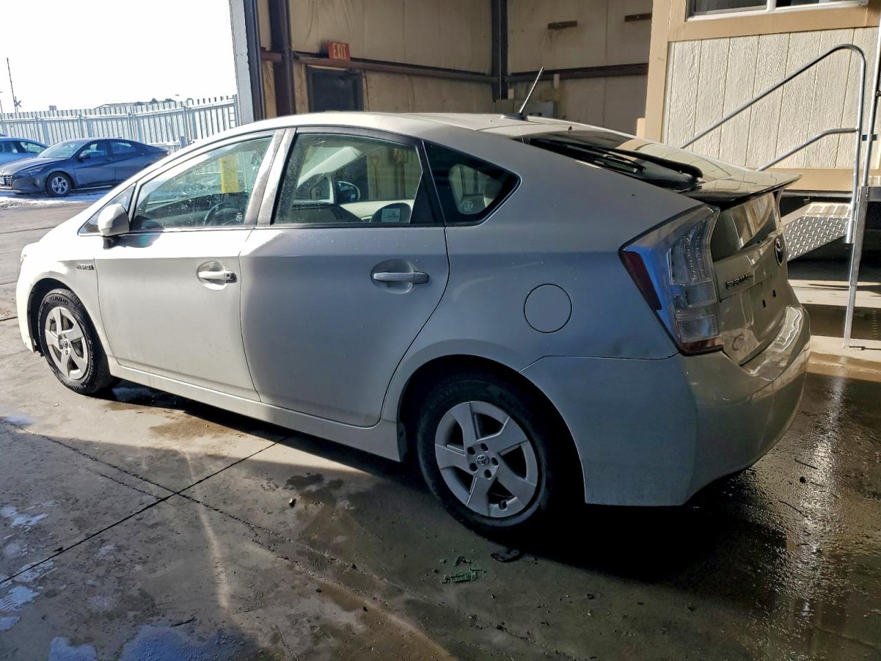 2011 TOYOTA PRIUS photo 2