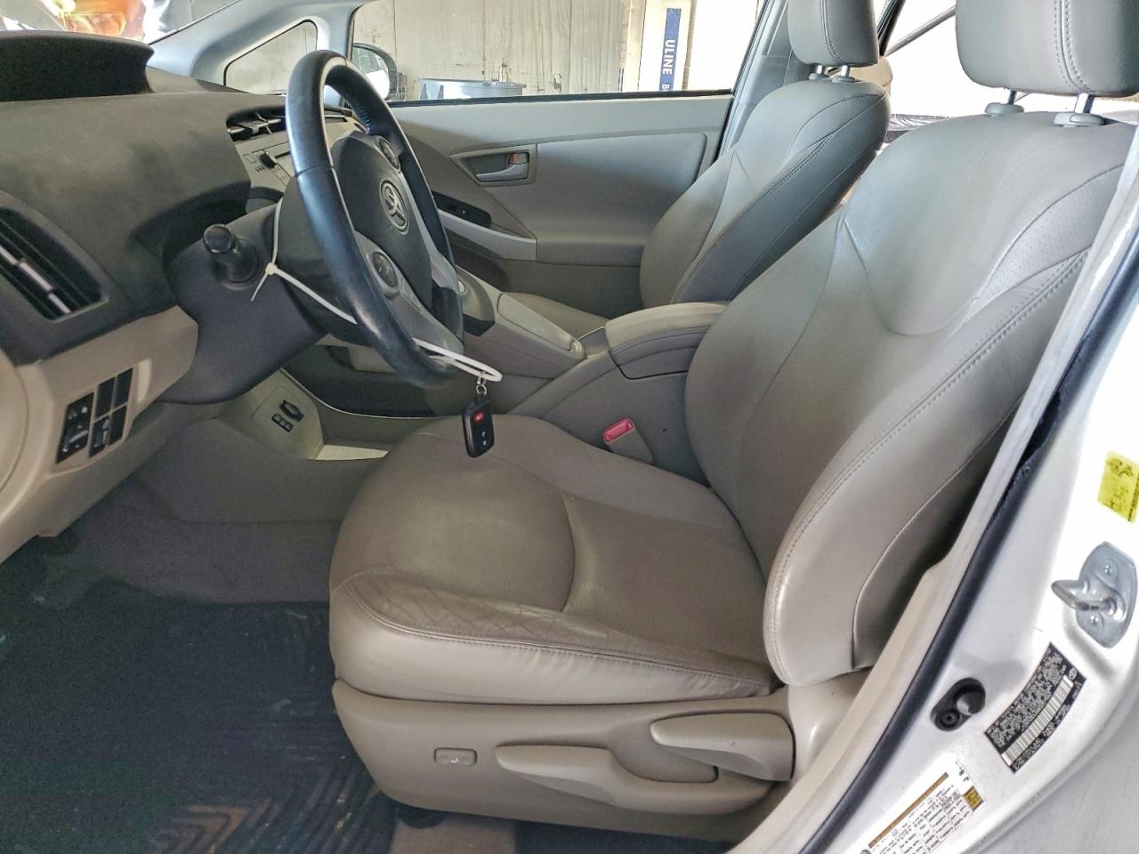 2011 TOYOTA PRIUS photo 7