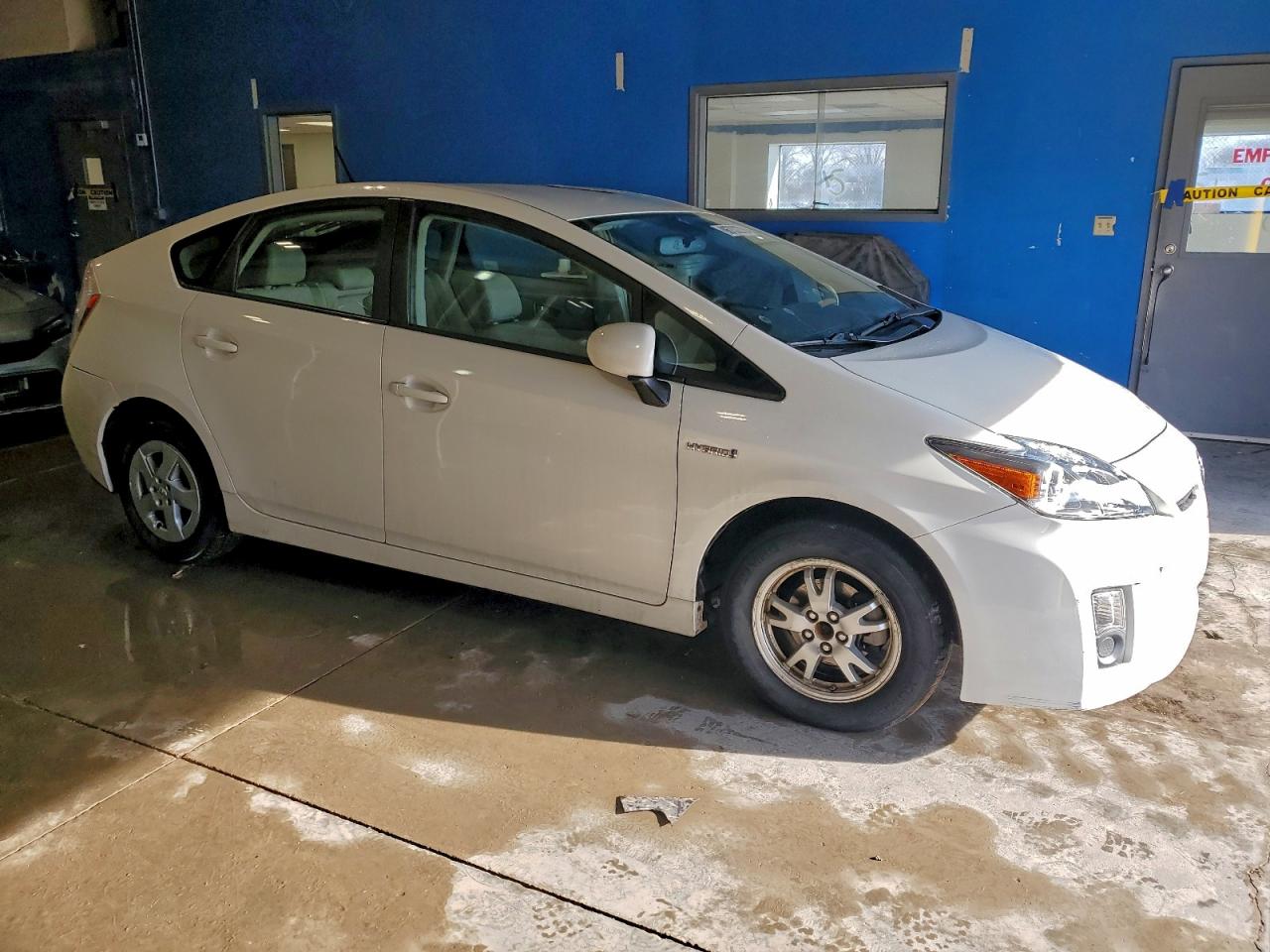 2011 TOYOTA PRIUS photo 4