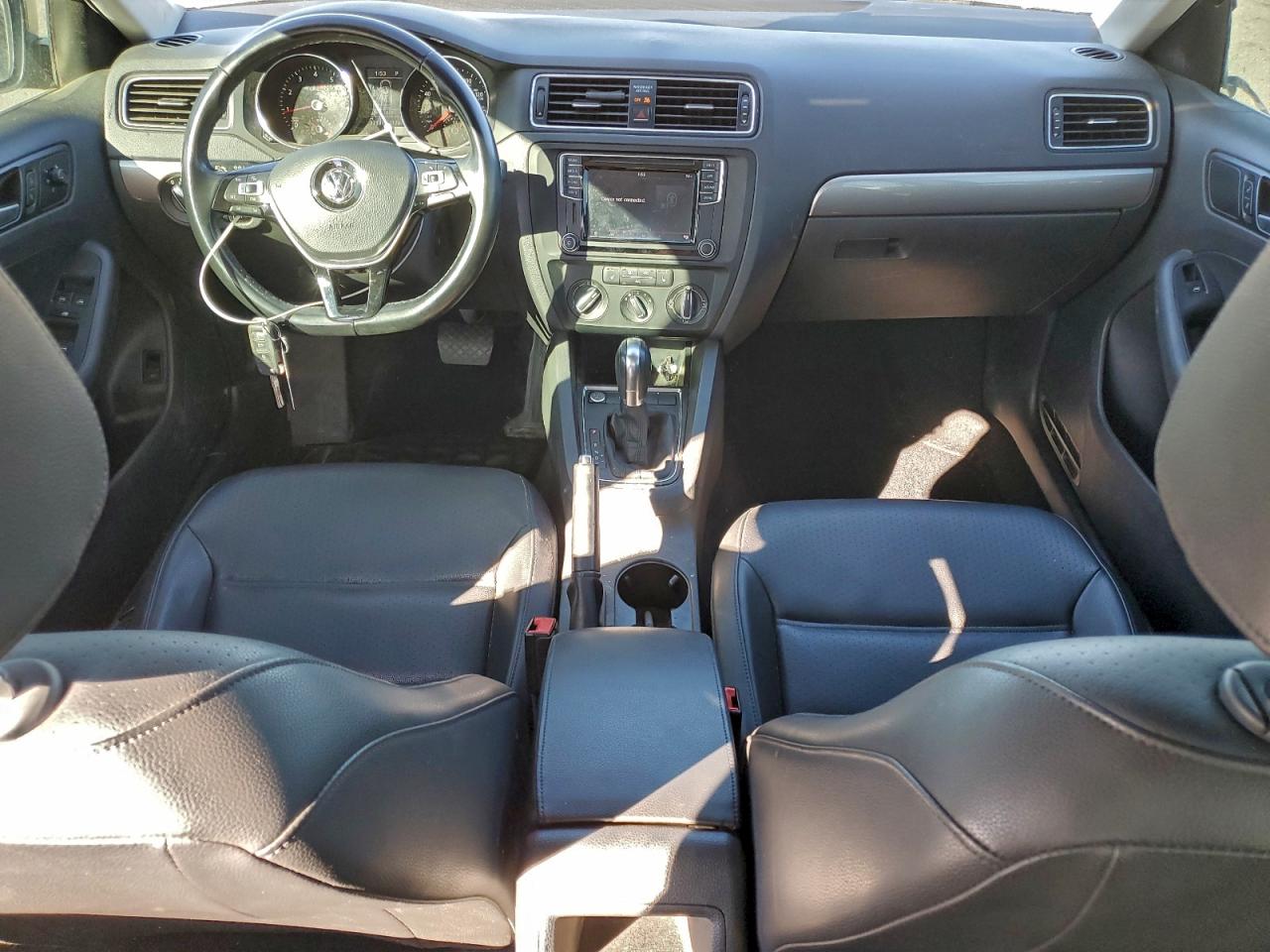 2018 VOLKSWAGEN JETTA SE photo 8