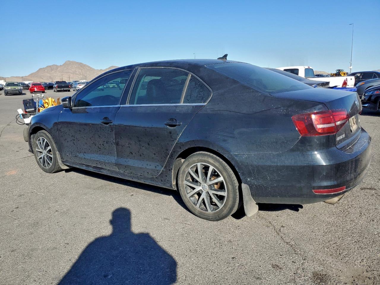 2018 VOLKSWAGEN JETTA SE photo 2