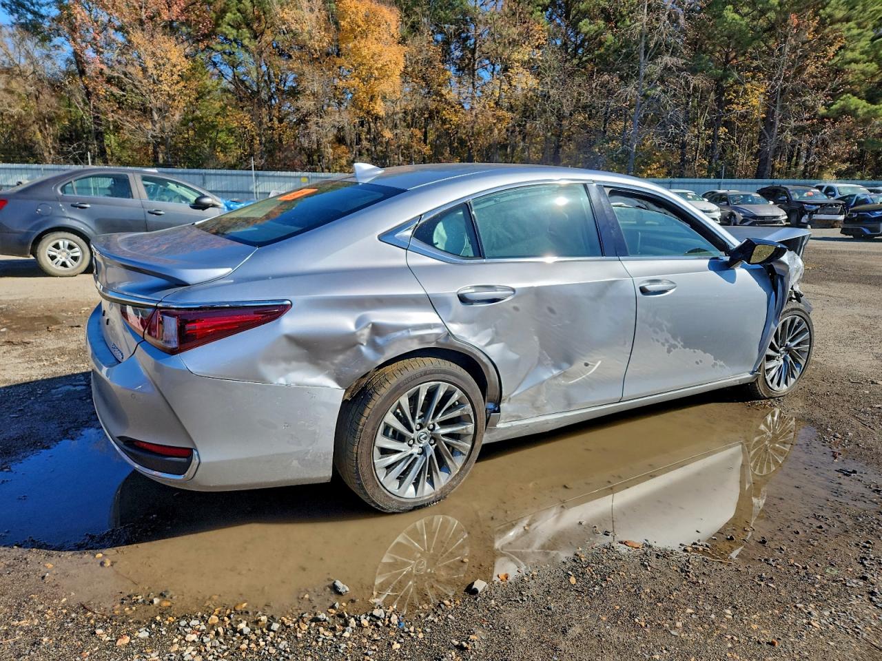2024 LEXUS ES 300H BASE photo 3