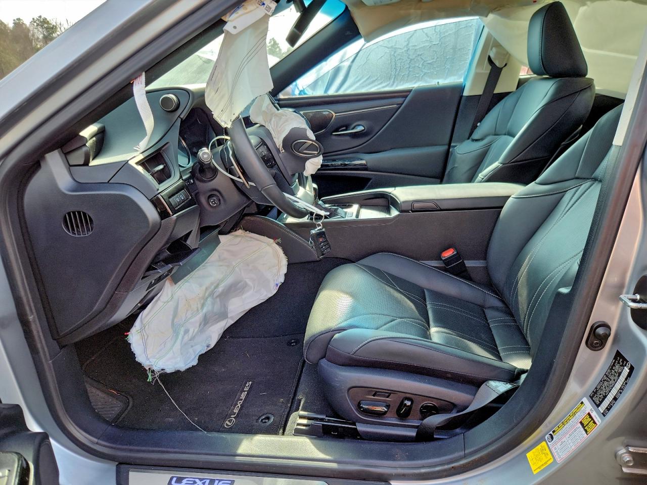 2024 LEXUS ES 300H BASE photo 7
