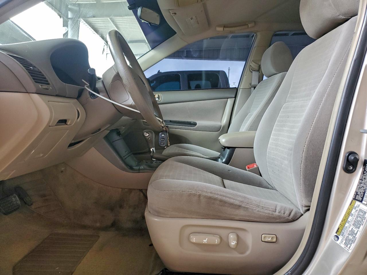 2005 TOYOTA CAMRY LE photo 7